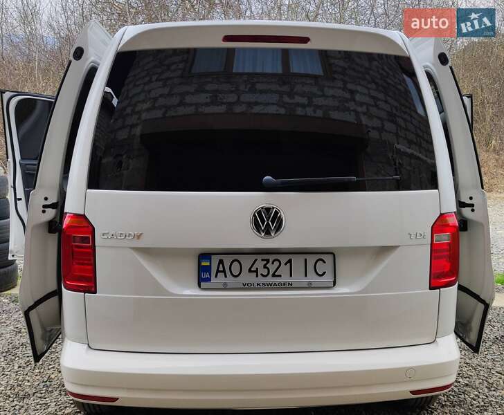 Мінівен Volkswagen Caddy 2017 в Хусті