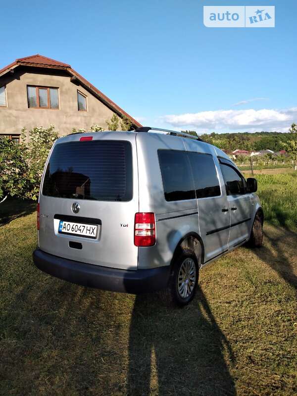 Минивэн Volkswagen Caddy 2011 в Иршаве
