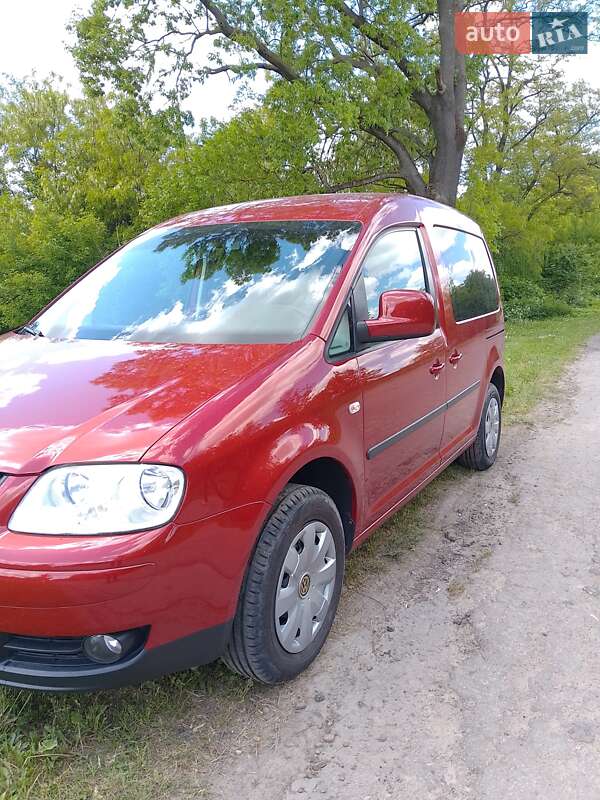 Минивэн Volkswagen Caddy 2007 в Нововолынске