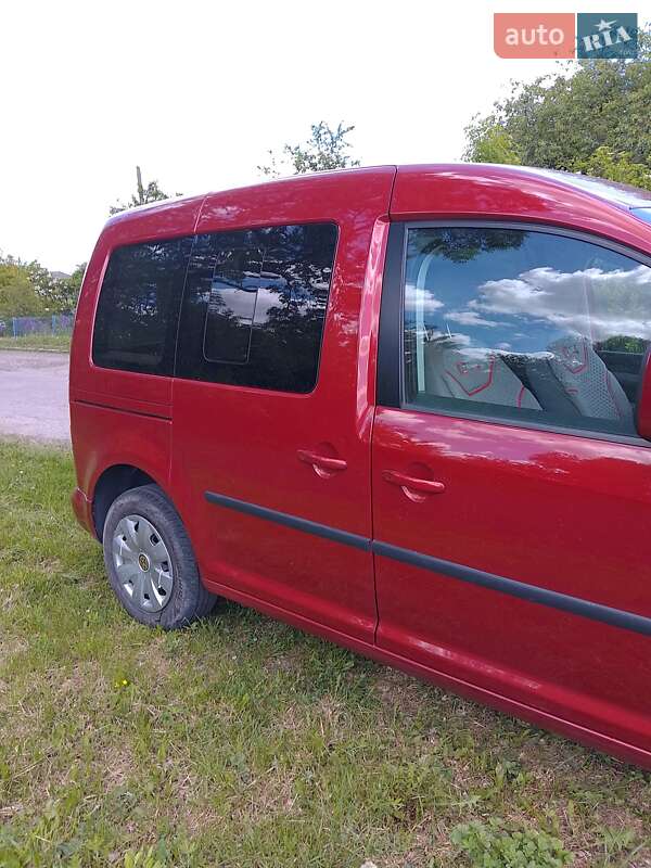 Мінівен Volkswagen Caddy 2007 в Нововолинську