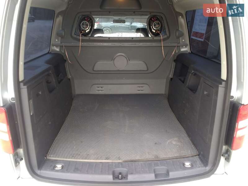 Минивэн Volkswagen Caddy 2015 в Запорожье