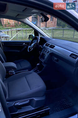 Минивэн Volkswagen Caddy 2015 в Каменец-Подольском