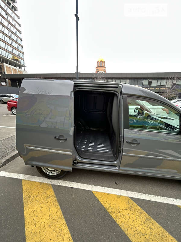 Грузовой фургон Volkswagen Caddy 2016 в Киеве