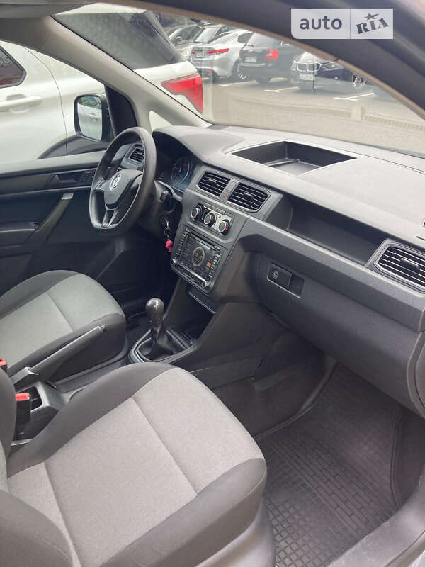 Грузовой фургон Volkswagen Caddy 2016 в Киеве