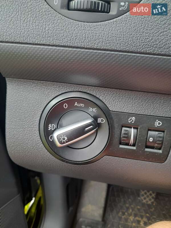 Мінівен Volkswagen Caddy 2012 в Ужгороді