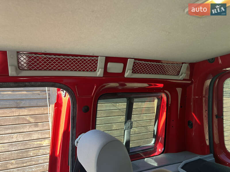 Минивэн Volkswagen Caddy 2009 в Киеве