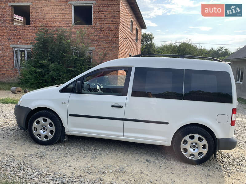 Минивэн Volkswagen Caddy 2007 в Сторожинце
