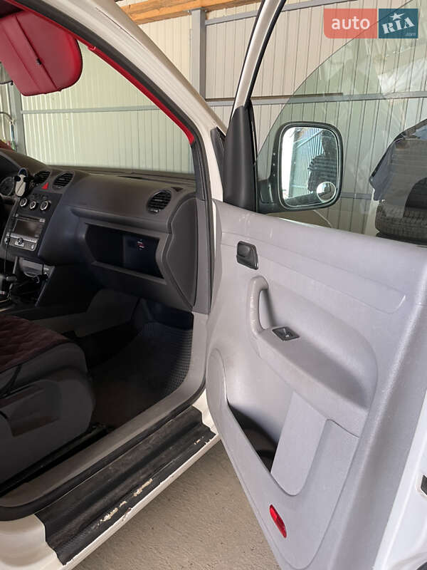 Минивэн Volkswagen Caddy 2007 в Сторожинце