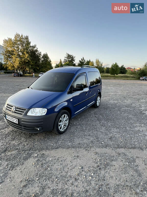 Минивэн Volkswagen Caddy 2010 в Вараше