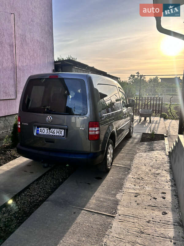Volkswagen Caddy 2011