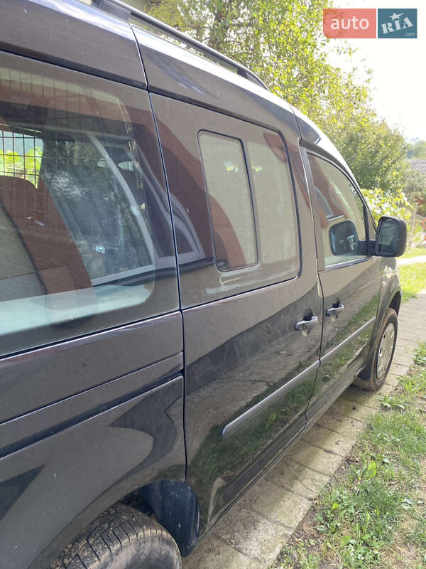 Минивэн Volkswagen Caddy 2008 в Отынии
