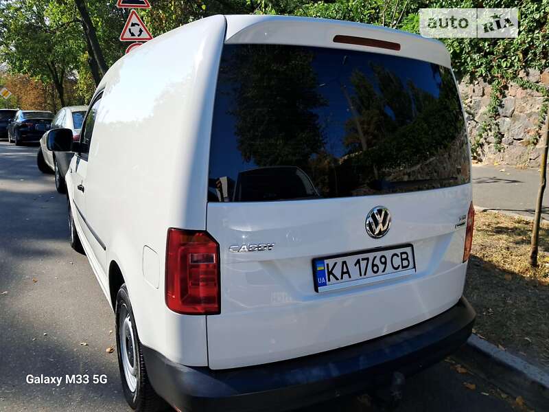 Грузовой фургон Volkswagen Caddy 2015 в Киеве