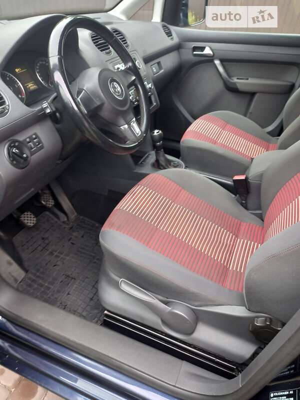 Мінівен Volkswagen Caddy 2012 в Києві