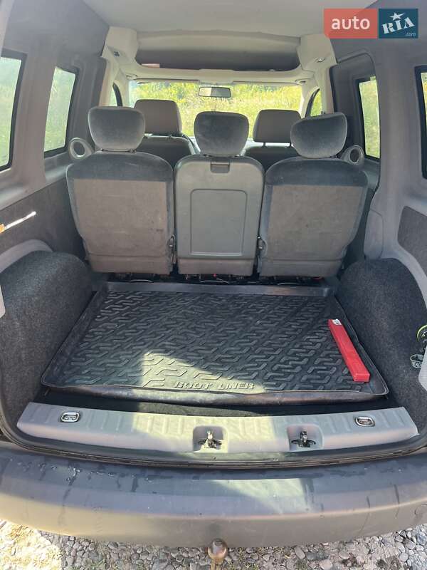 Минивэн Volkswagen Caddy 2006 в Комарному