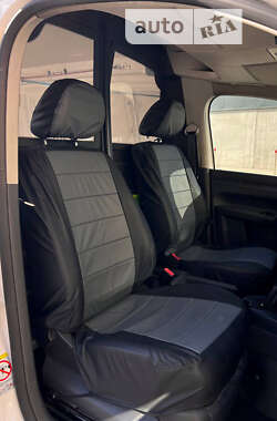 Грузопассажирский фургон Volkswagen Caddy 2012 в 