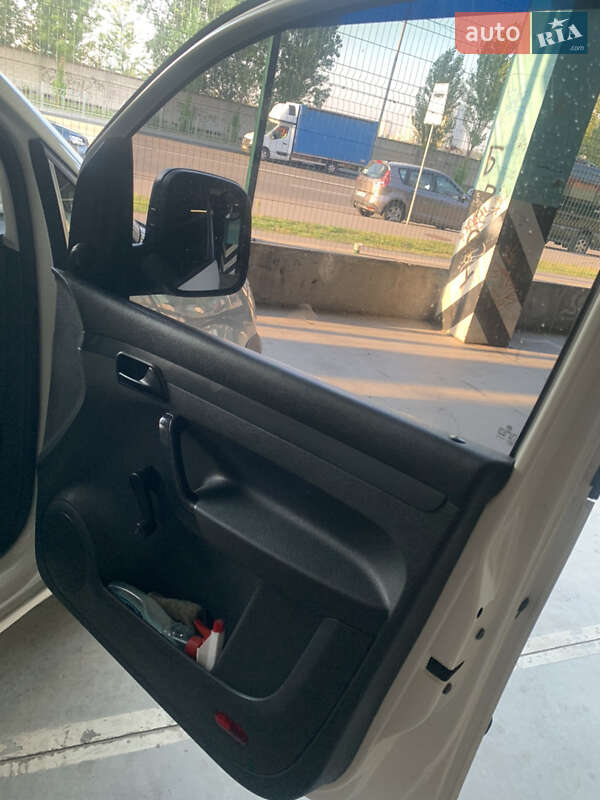 Грузовой фургон Volkswagen Caddy 2010 в Киеве фото 5 Грузовой фургон Volkswagen Caddy 2010 в Киеве