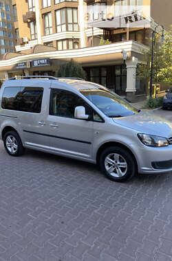 Минивэн Volkswagen Caddy 2015 в Киеве