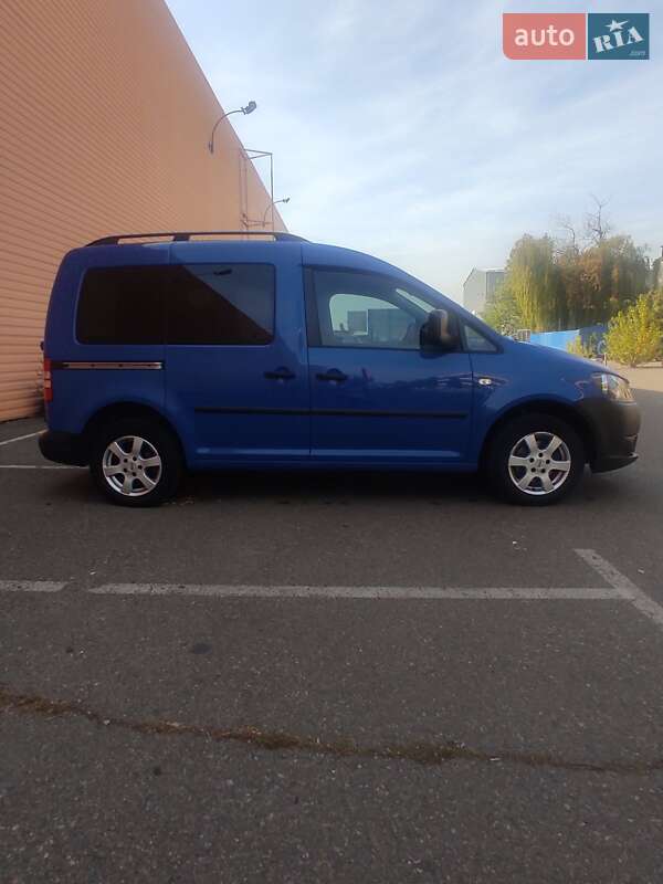 Минивэн Volkswagen Caddy 2011 в Киеве