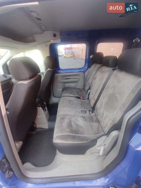 Минивэн Volkswagen Caddy 2011 в Киеве