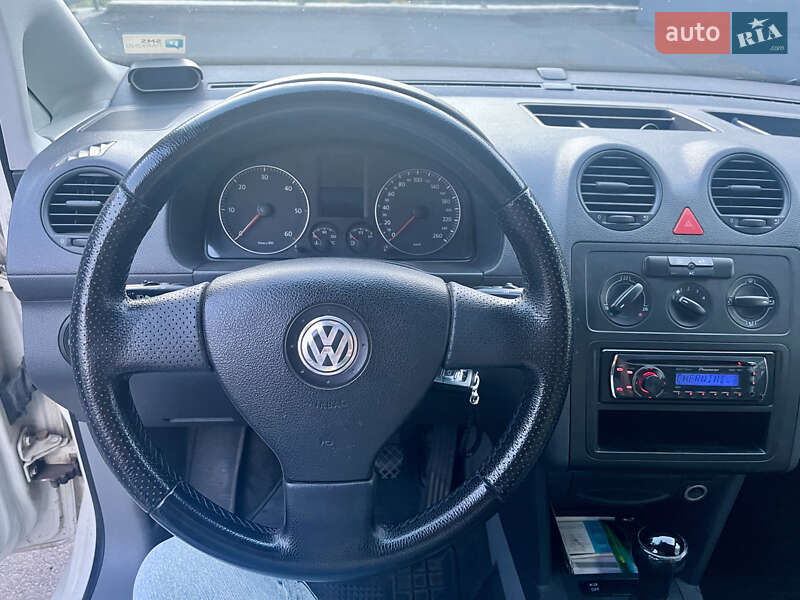 Грузовой фургон Volkswagen Caddy 2009 в Чернигове