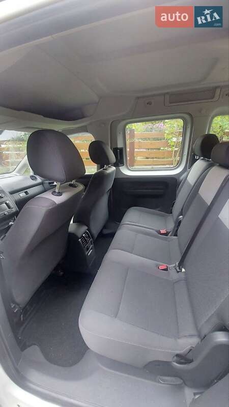 Минивэн Volkswagen Caddy 2011 в Киеве
