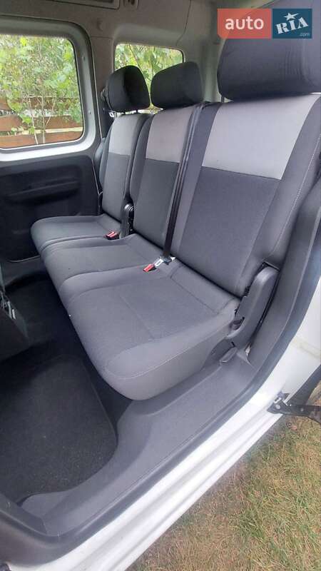Минивэн Volkswagen Caddy 2011 в Киеве