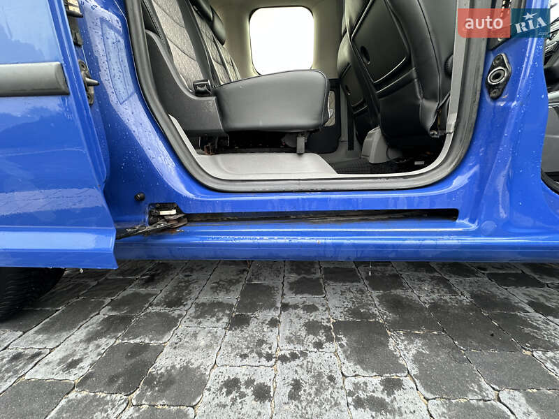 Минивэн Volkswagen Caddy 2009 в Львове