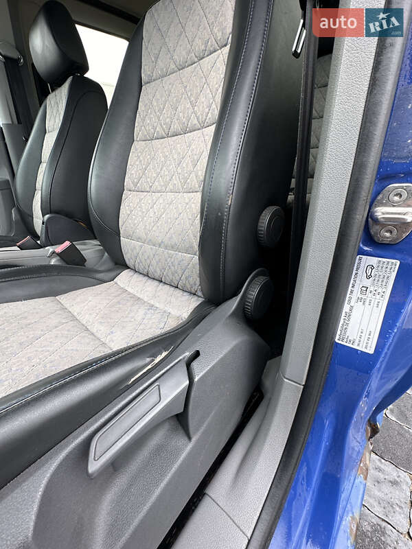 Минивэн Volkswagen Caddy 2009 в Львове