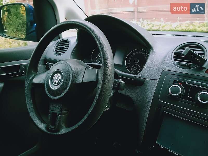 Минивэн Volkswagen Caddy 2011 в Днепре