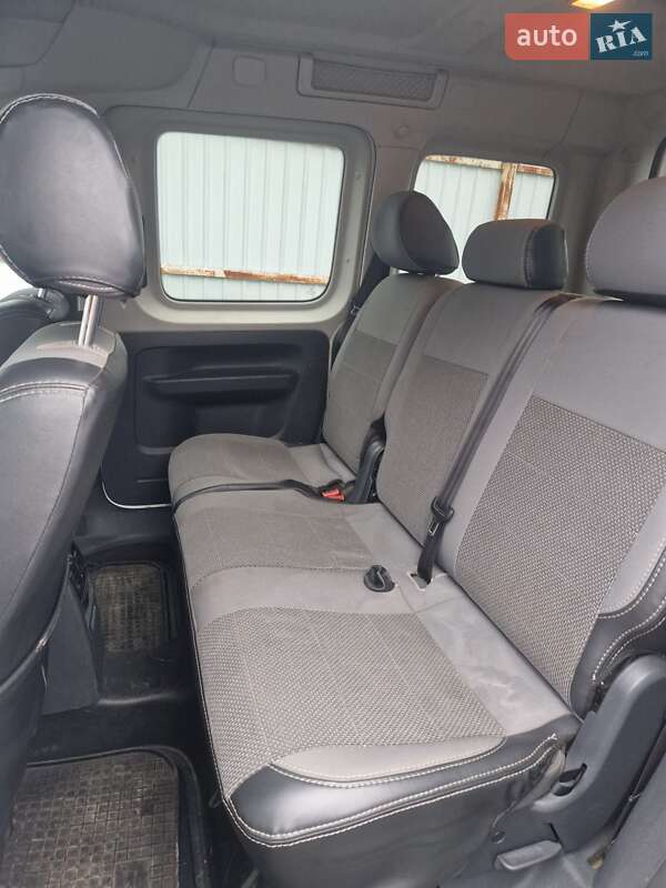 Минивэн Volkswagen Caddy 2014 в Киеве