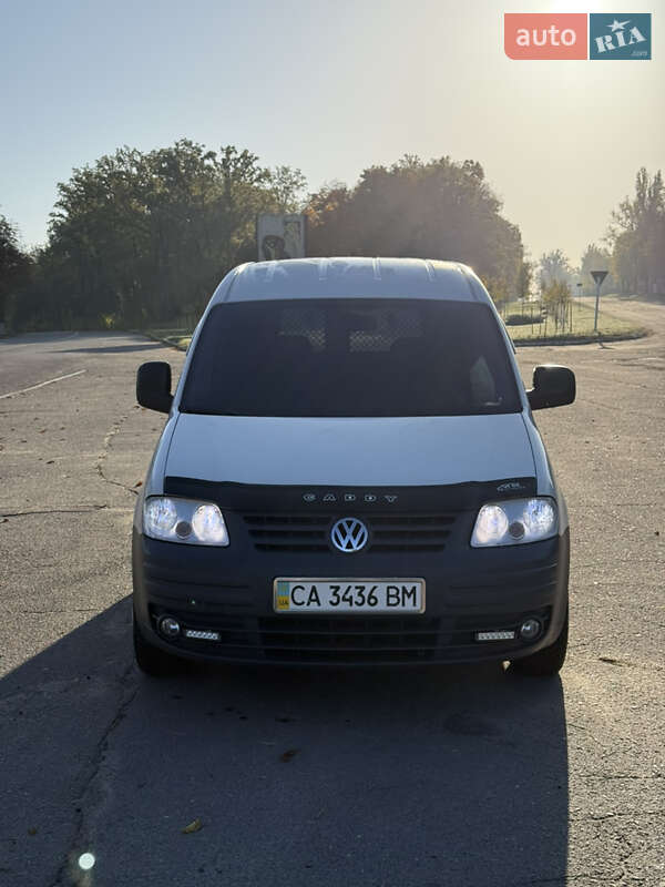 Грузовой фургон Volkswagen Caddy 2010 в Звенигородке