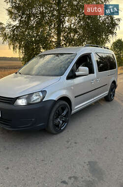 Минивэн Volkswagen Caddy 2015 в Семеновке