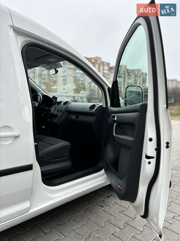 Минивэн Volkswagen Caddy 2014 в Хмельницком