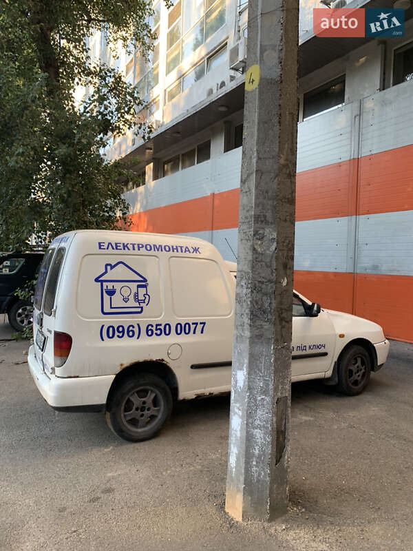 Другие грузовики Volkswagen Caddy 2001 в Киеве