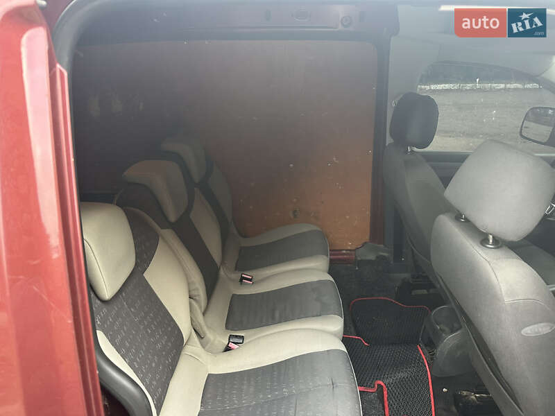 Минивэн Volkswagen Caddy 2011 в Мукачево