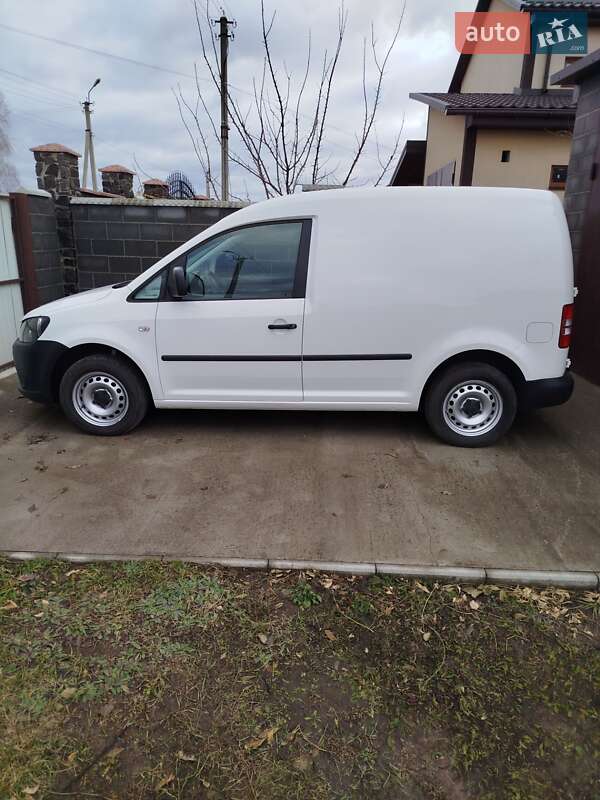 Вантажопасажирський фургон Volkswagen Caddy 2014 в Черкасах