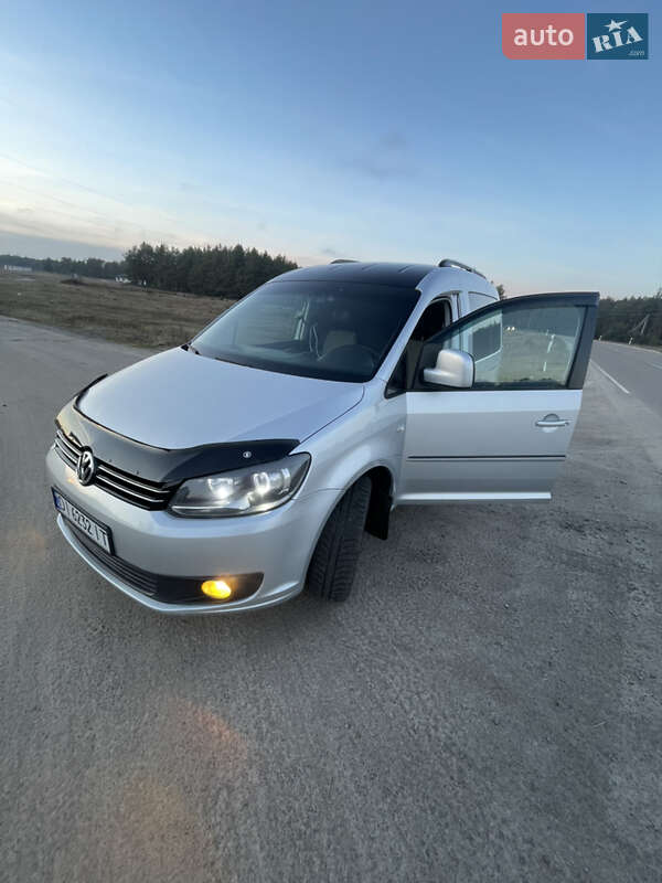 Минивэн Volkswagen Caddy 2012 в Сарнах