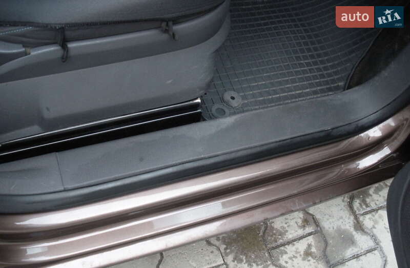 Минивэн Volkswagen Caddy 2011 в Шепетовке