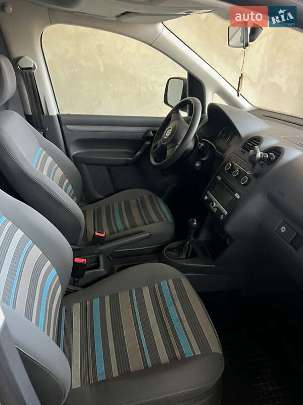 Минивэн Volkswagen Caddy 2011 в Черновцах