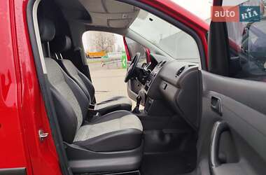 Грузовой фургон Volkswagen Caddy 2011 в Киеве