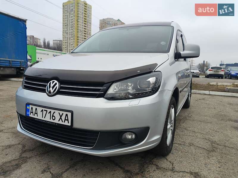 Мінівен Volkswagen Caddy 2011 в Києві