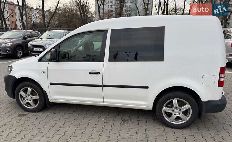 Грузопассажирский фургон Volkswagen Caddy 2013 в Львове