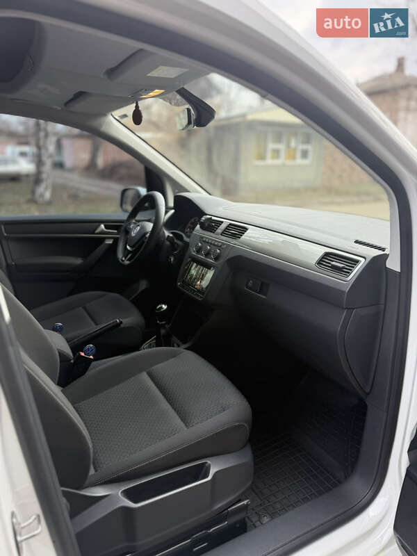 Мінівен Volkswagen Caddy 2016 в Слов'янську