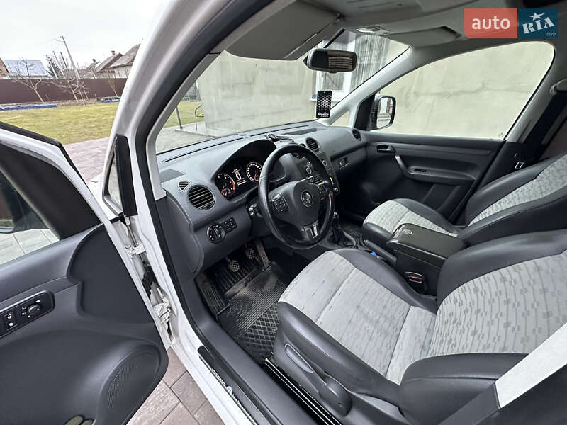 Грузопассажирский фургон Volkswagen Caddy 2013 в Костополе