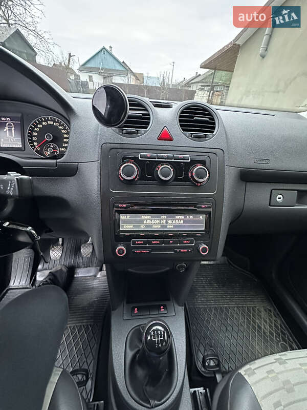 Грузопассажирский фургон Volkswagen Caddy 2013 в Костополе