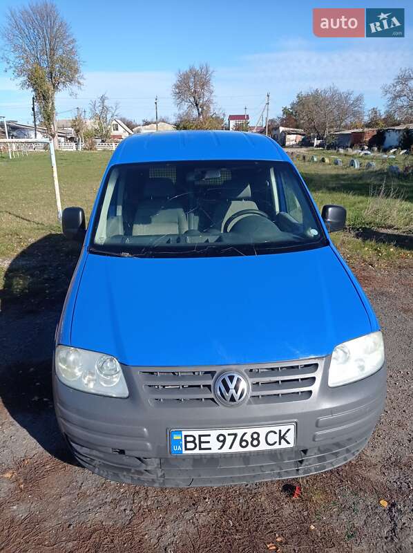 Грузовой фургон Volkswagen Caddy 2005 в Подольске