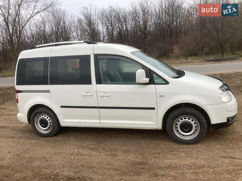 Минивэн Volkswagen Caddy 2010 в Южноукраинске