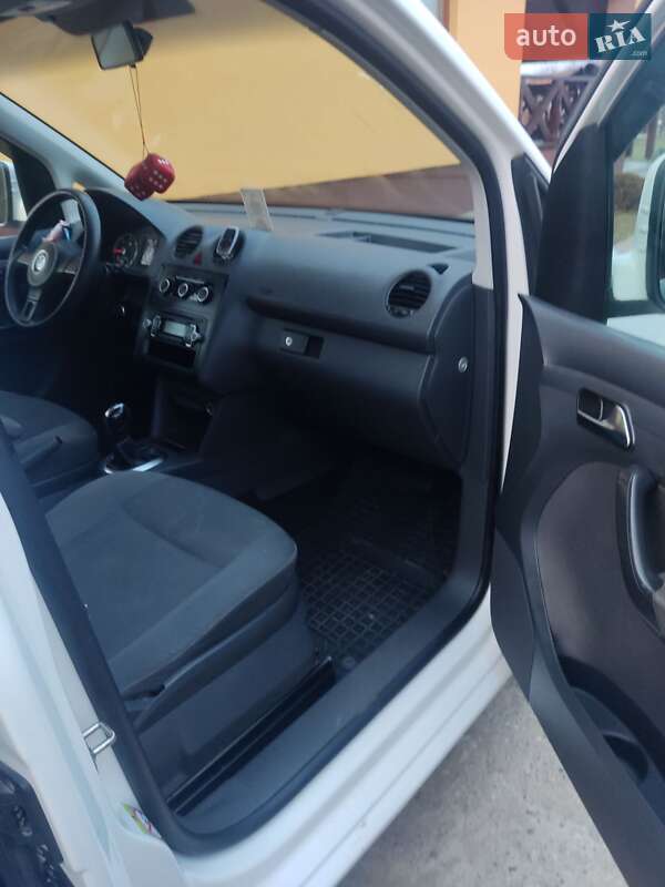 Мінівен Volkswagen Caddy 2011 в Хусті