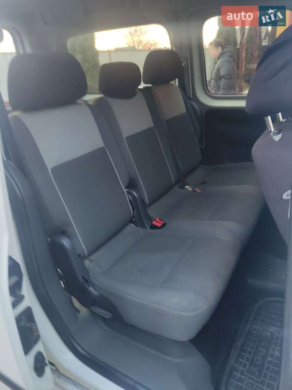 Мінівен Volkswagen Caddy 2011 в Хусті