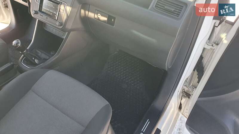 Грузовой фургон Volkswagen Caddy 2017 в Славуте